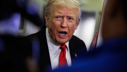 美媒：美国政府停摆旷日持久超乎意料，特朗普要求动用“核选项”