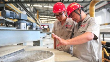 一大早被中方揭穿谎言，第三名美高官紧急下场：不一定对华加税