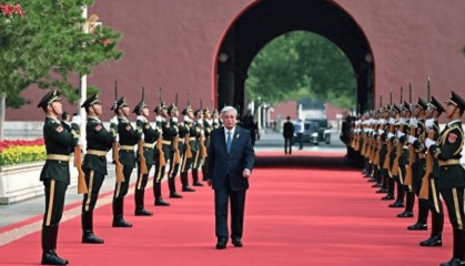 哈萨克斯坦总统刚从北京回国,就请来了美国代表团,这次是否真的能够做到“平衡“?