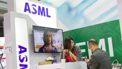 中国升级稀土管制,万万没想到,ASML的EUV光刻机,这次被中国卡住脖子了