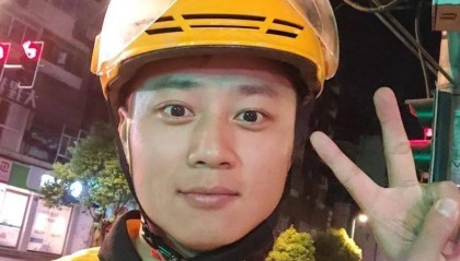 公职人员回应下班兼职送外卖:每天跑3小时日赚百元,没觉得丢脸,还有同事在跑网约车