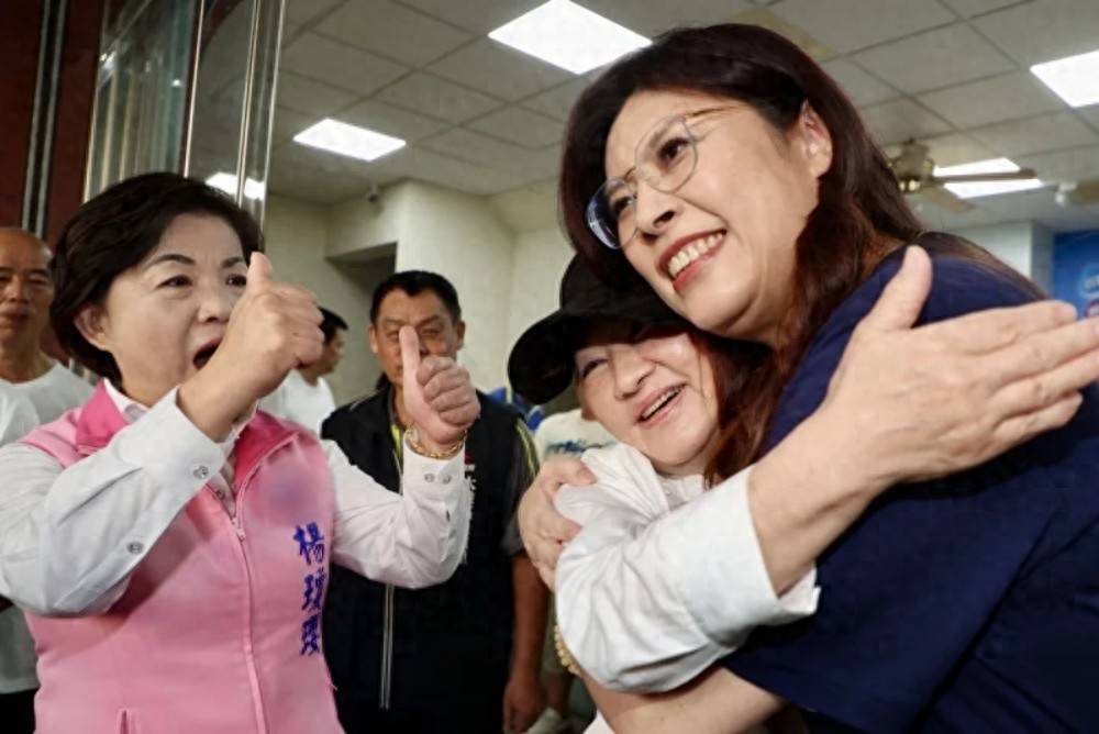 卢秀燕拒绝竞选国民党主席，朱立伦遭反击，张亚中郑丽文态度引关注