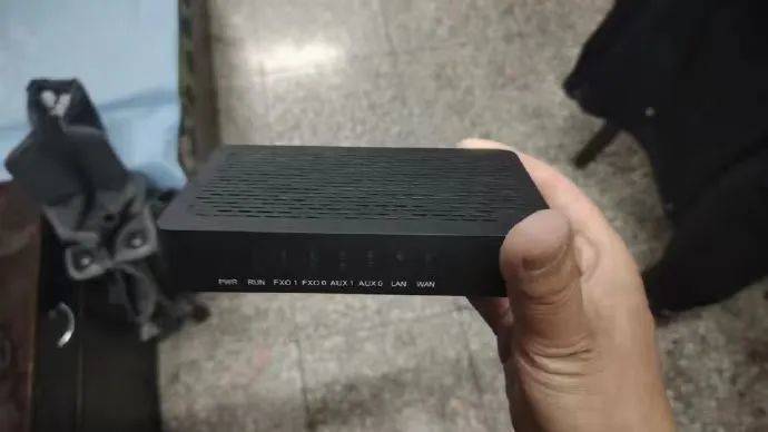 你家的“小黑盒”可能是诈骗工具！发现立即报警