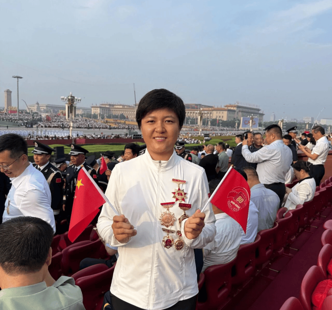 9月3日，她们在现场|12位全国三八红旗手标兵，阅兵观礼！
