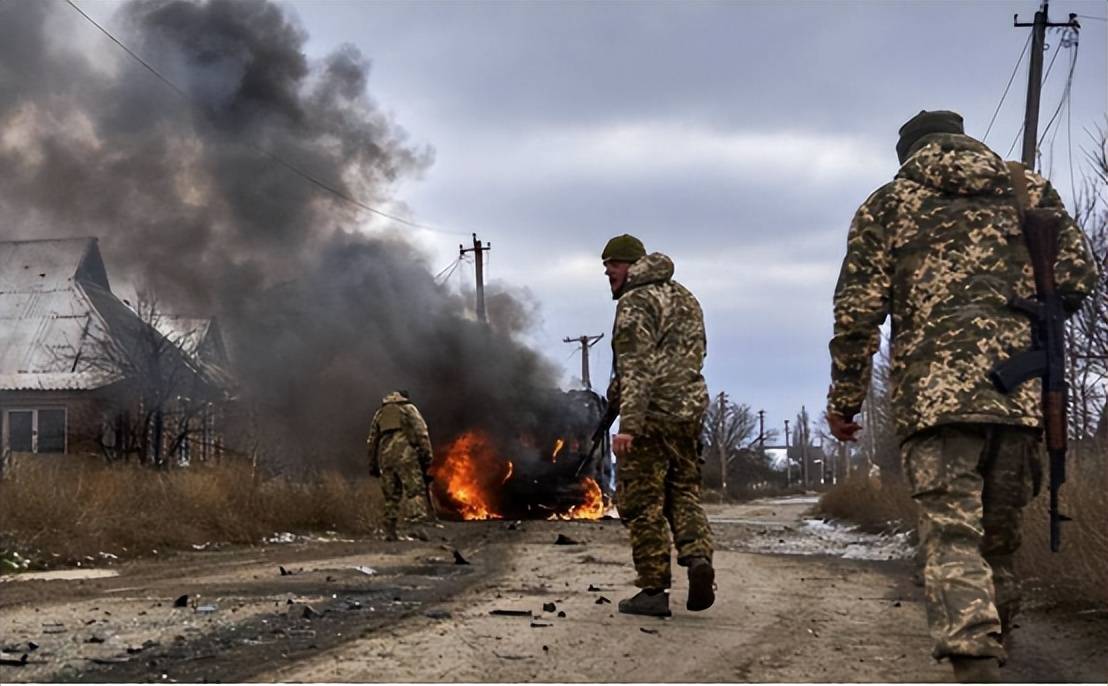 俄军在前线取得重大胜利,1.5万名乌军遭围歼,普京突然下令,保护投降乌军!