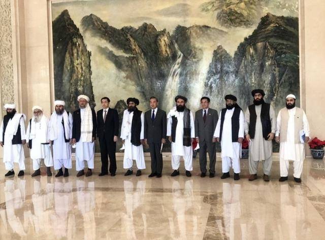 当着全球的面,塔利班放出狂言,不偏不倚,正好撞在中方“枪口上”