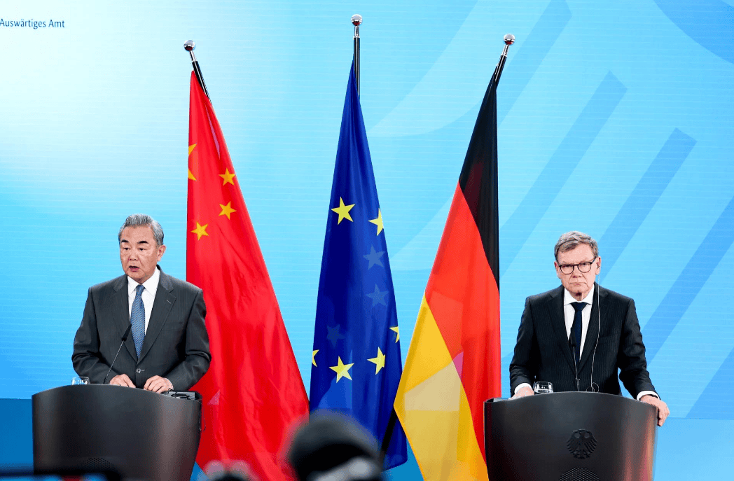 德国媒体：德国外长取消访华没错，欧洲再弱，也没弱到要举白旗的地步