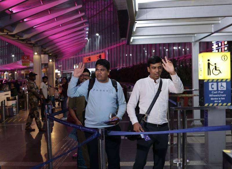 李显龙称中国已老印度尚年轻，未来能赶超！藏着新加坡在中美印之间的战略卡位，印度有发展陷阱